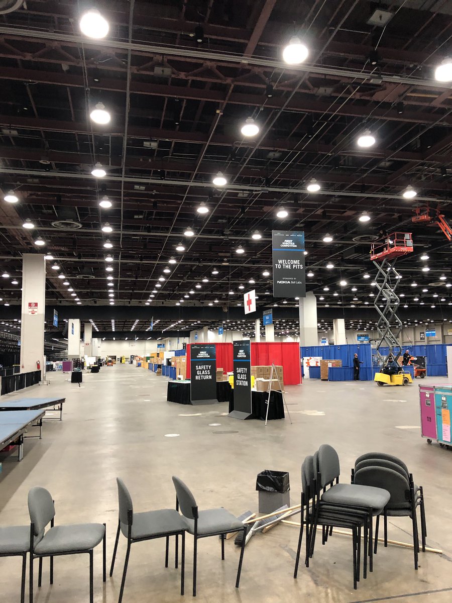 CentralCityFTC's tweet photo. #letsgorobocats #robocatsred #FIRSTChamp #cccats https://t.co/1TsdzqxxBk