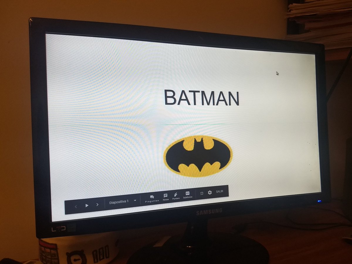 milliganrobbie's tweet photo. Hace mucho que no escribo por acá, pero encontré un lindo motivo .. el más pequeño tiene presentación en el colegio mañana y en inglés de:
Batman!!! Debería haber estudiado de Alfred Presenta, no 🤔???  @lucianobanchero @Uncle_Marvel https://t.co/pYQMRZZ3Yd