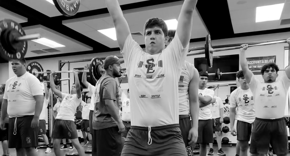 SanEliFB's tweet photo. Work

/wərk/

verb

1. be engaged in physical or mental activity in order to achieve a purpose or result. 

#digin #sehsthebest #mychoiceSEISD https://t.co/MfxFxJDHOv