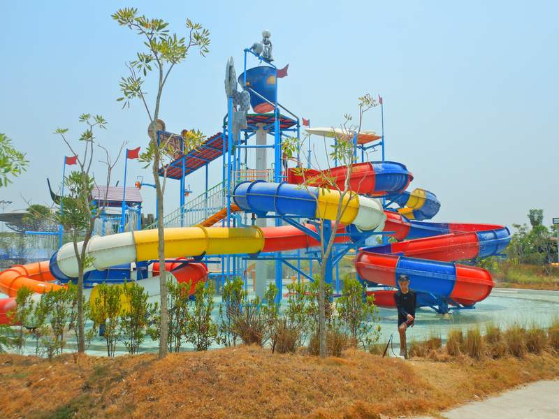 mai_guide's tweet photo. It's hot. So very hot out there! Check out our guide to Tube Trek Water Park and see if it's the perfect way to escape the heat. https://t.co/4EPfLYx1J2
#waterslide #waterpark #kiddypool #wavepool #lazyriver #funinthesun #chiangmai #funwithkids #familyfun #chiangmaifamilyfuide https://t.co/SIK1BEjGsH