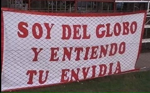 SumaEstrella's tweet photo. Cuando cae un grande los mediocres festejan https://t.co/hfmSKseCj0