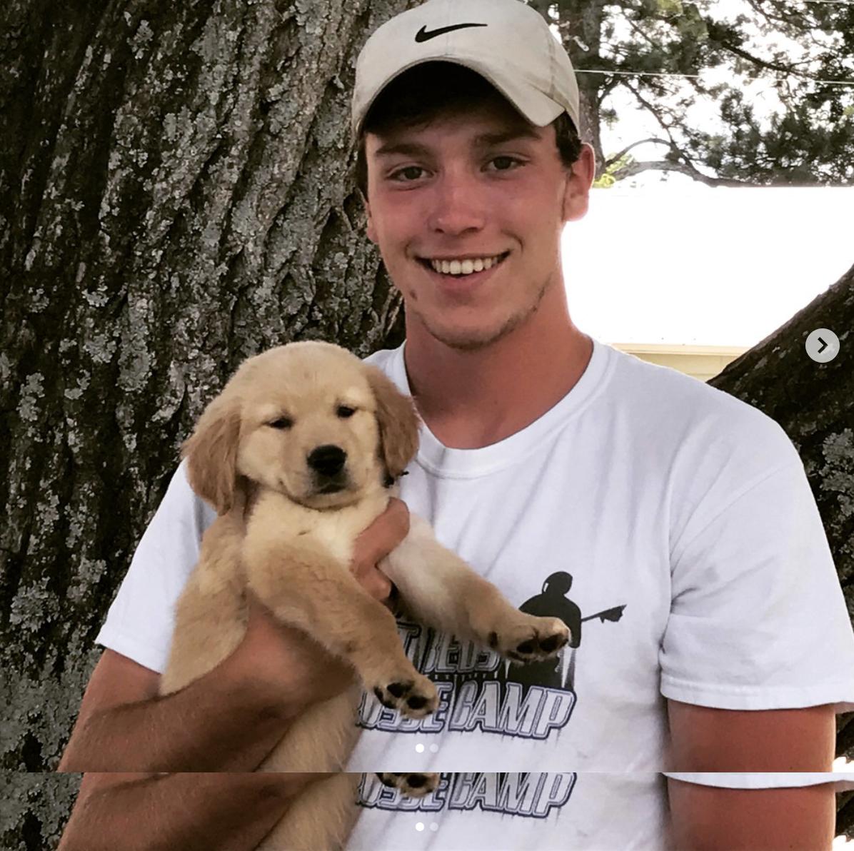 GAFollowers's tweet photo. Police arrested 20-year-old Zaren Garner for shooting a UGA student during a robbery at a bus stop in Athens yesterday. Prior to the shooting Zaren robbed another student nearby. https://t.co/pr6Lv7VYiT