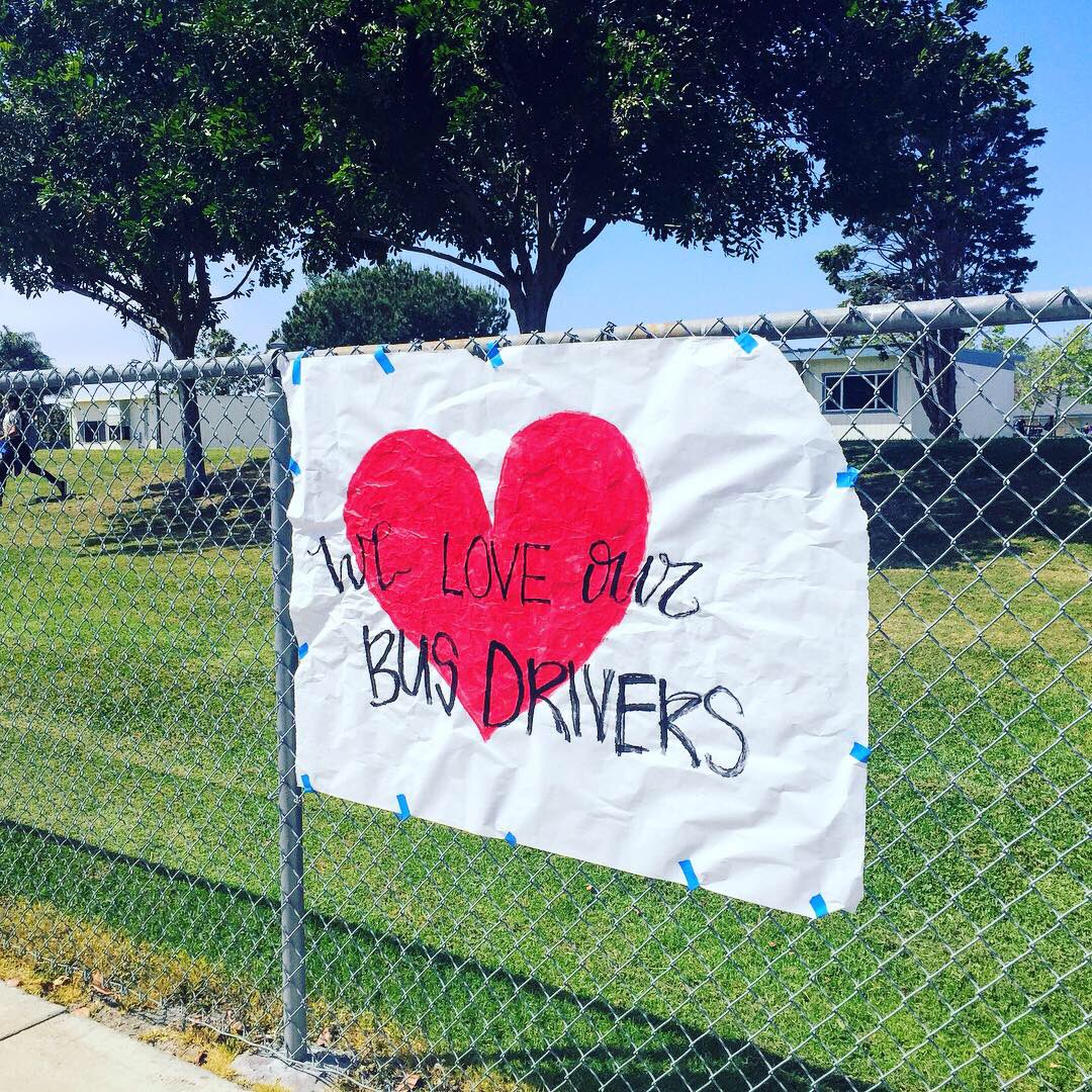 OVSDSupt's tweet image. Thank you to all of our #OVSD schools &amp;amp; families for your ❤️ today #SchoolBusDrivers Appreciation Day! 🚌🥰 These posters welcomed drivers at @Mesa_View 👋#schoolbusdriversrock