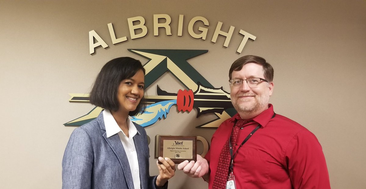 SokolikKatie's tweet photo. Congratulations @AlbrightMS for earning #HighestSchoologyInteraction! All hands were on deck and it showed! #DoingWhatsBestforKids #DigitalLearningAwards #ItAllMatters @AliefTech @AliefTchg_Lrng @AliefISD @Schoology #AliefMission #AliefProud https://t.co/GKH3RKuVpX