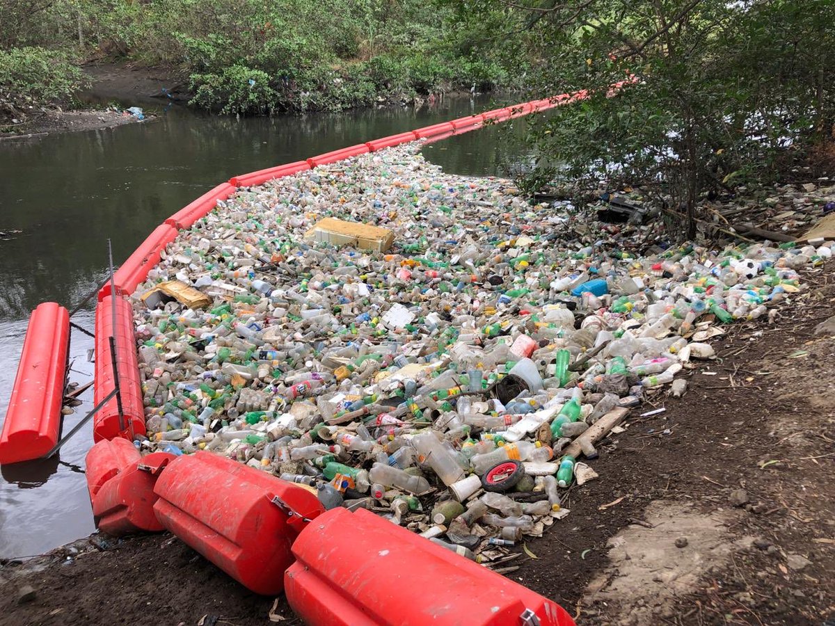 MareaVerde_PA's tweet photo. Esta es la basura que ha recogido el #BOB en los últimos días tras las pequeñas lluvias 🙌🏽☔️ #mareaverde #porunpanamamaslimpio #somoslamareaverde https://t.co/i7DhkNFAPB
