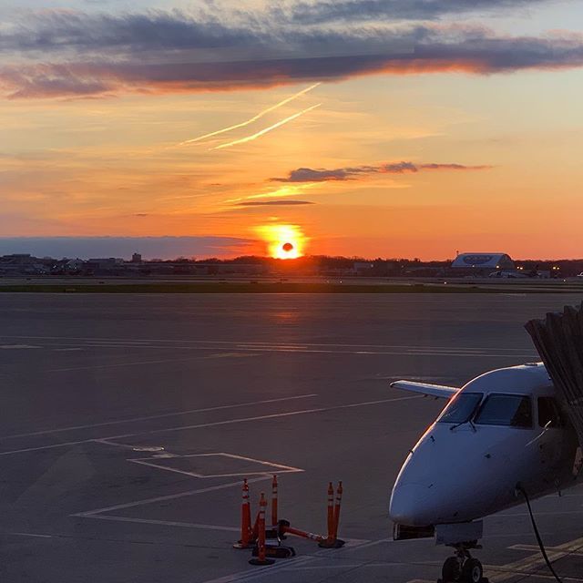 colehau's tweet photo. Time to fly! Is that an eclipse?

#Cleveland #travel #solotravel #sunset #boss #nasa #americanairlines @americanair @nasa #tinyplane https://t.co/QmGrx97SRw https://t.co/l8MbwuaPdy