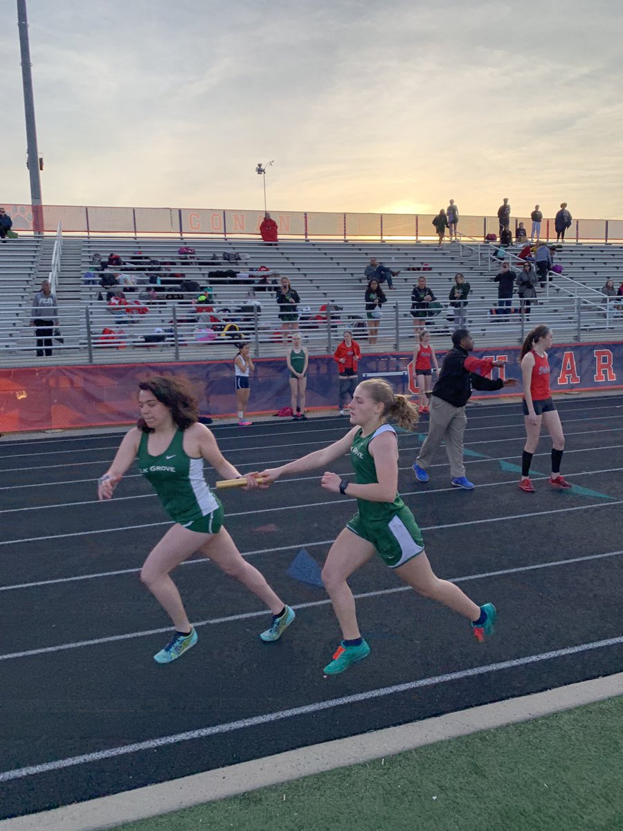 EGgirlstrack's tweet photo. Great 4x400 relay tonight to finish 2nd and huge shout out to Sam Wadas for running a 400m PR!!
#EGTrackAttack #EGSpeedSquad #OneEG https://t.co/kEpWCNX1ri