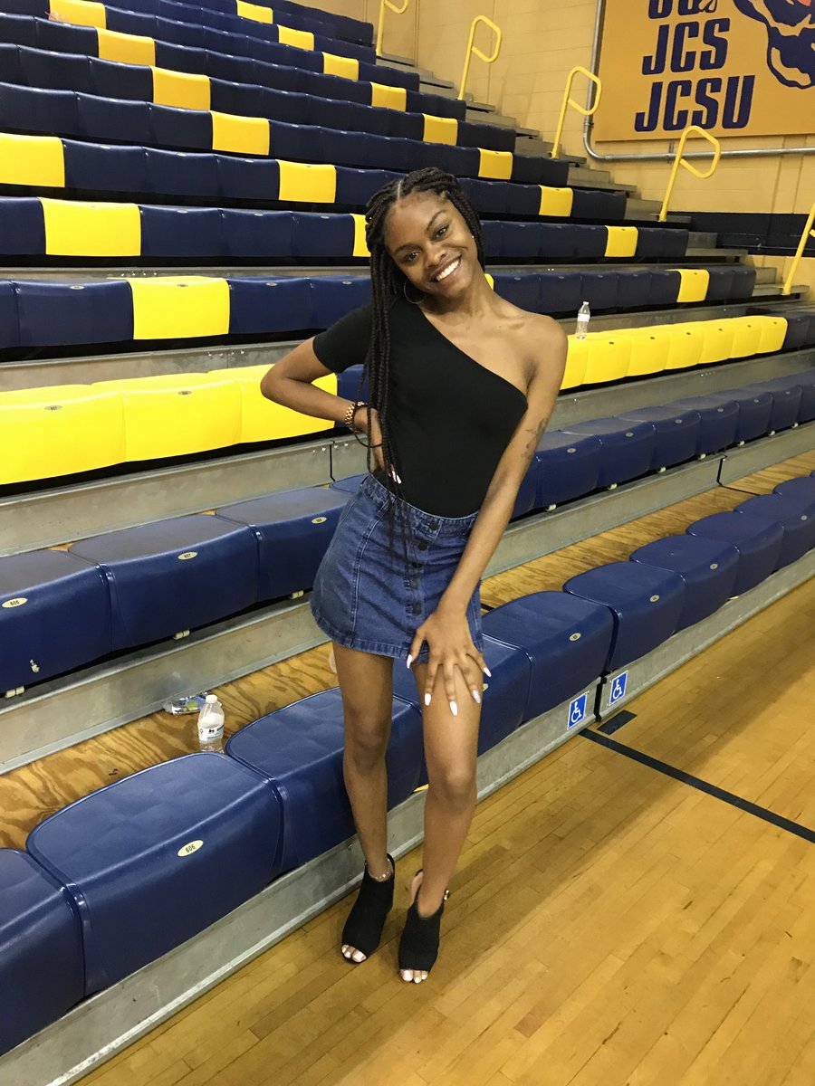 dashaexo_'s tweet photo. #BULLFEST19 day 1 ✅ https://t.co/czGxbMrOPx