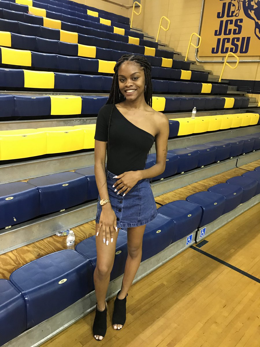 dashaexo_'s tweet photo. #BULLFEST19 day 1 ✅ https://t.co/czGxbMrOPx