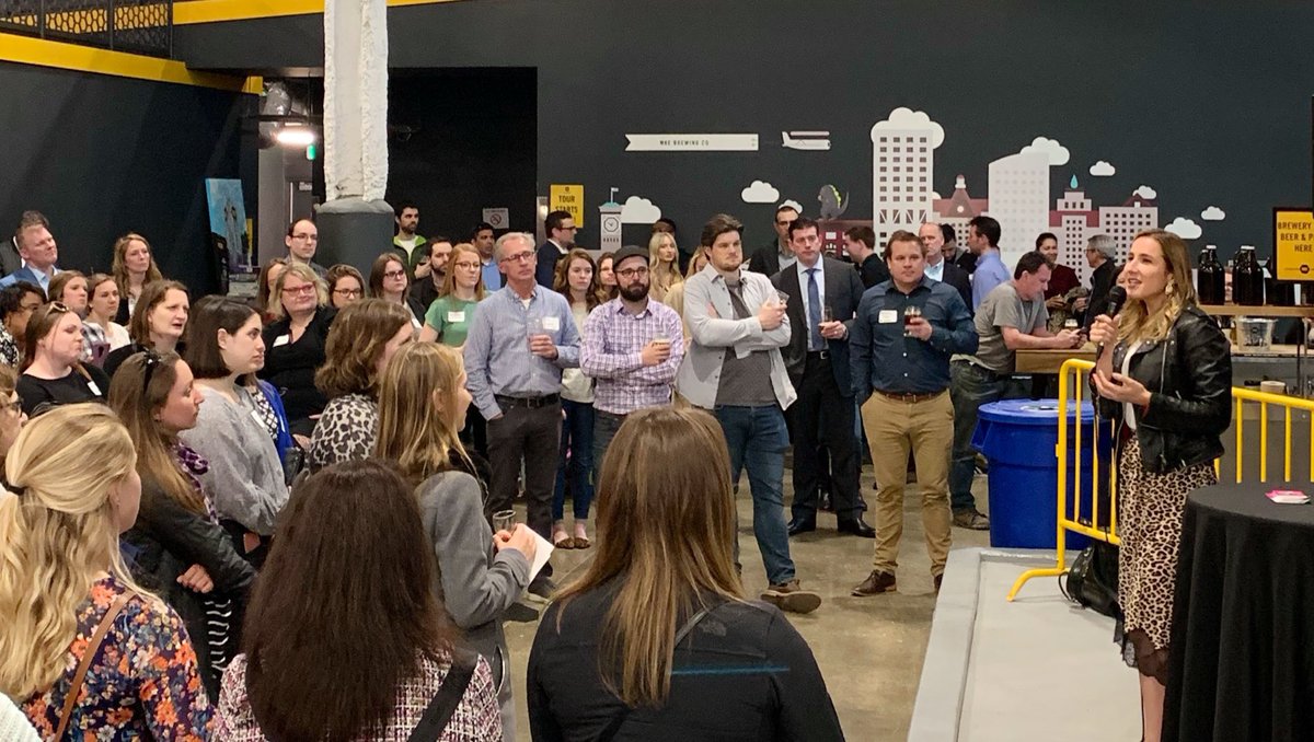 NEWaukee's tweet photo. “What would you do if you weren’t afraid? ...to follow your dreams? ...to do something that’s never been done before?” - Loren Brill of @SweetLorens talks about looking fear in the eye at the #SpeakerCrawl! #YPWeek https://t.co/VWzWGQHZo5