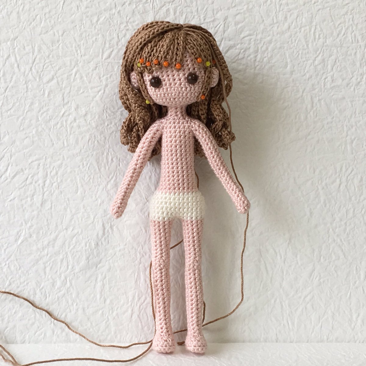 May En Twitter 機嫌よく編んでたらボリューム出過ぎた うちの子じゃないみたい もう少しボリューム抑えて編み直すか もうやっぱりこの髪型を諦めるか悩み中 あみぐるみ 着せ替え人形 試作中