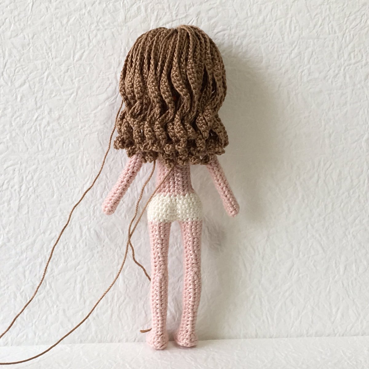 May En Twitter 機嫌よく編んでたらボリューム出過ぎた うちの子じゃないみたい もう少しボリューム抑えて編み直すか もうやっぱりこの髪型を諦めるか悩み中 あみぐるみ 着せ替え人形 試作中