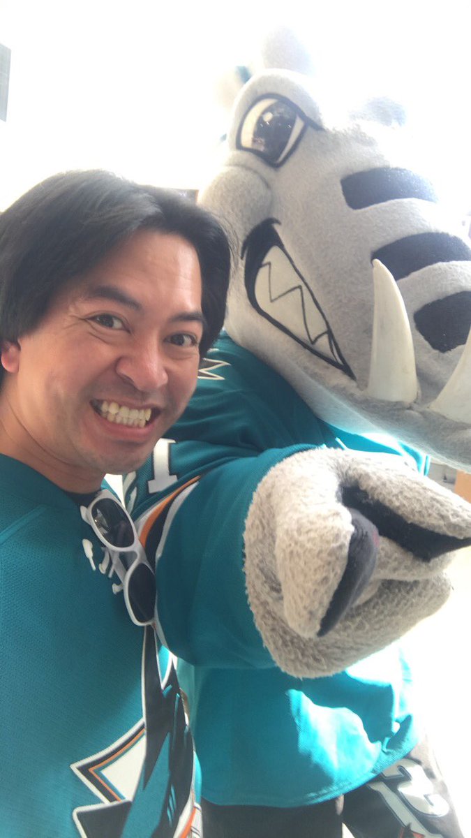 CiNDER_JOE's tweet photo. So @FrenzyAHL played with my voluminous hair and wondered what my secret was.
The answer: Pantene 3-Minute Miracle Daily Moisture Renewal Conditioner.
ππ»ββοΈ
#SJBarracuda #CalderCupPlayoffs #Round1Game3 #LatePost #SAPCenter #SAPCenter25 #SDvsSJ https://t.co/kwgB5qPnDy