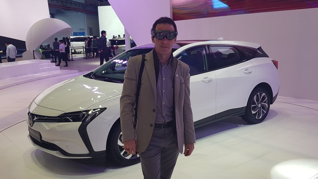 Kevin_ODonovan's tweet photo. I had to try out the @magicleap #AR demo with the #Velite6 on the @Buick stand at #AutoShanghai last week ...
The Velite 6 is a Multi-Activity Vehicle (MAV). It's #Buick first all-electric vehicle.
#AugmentedReality & #eV #eMobility https://t.co/cCyq1O2Ycu