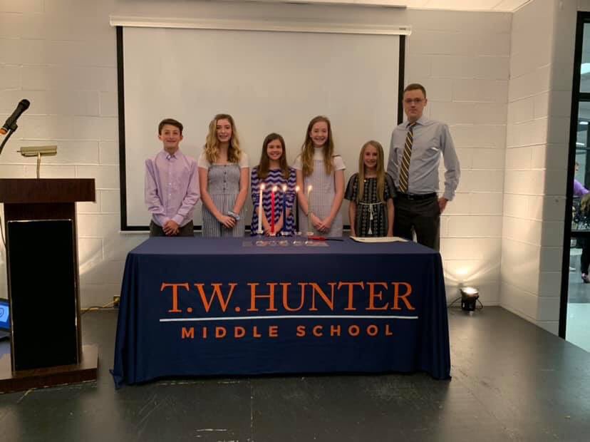 TWHunterMiddle's tweet photo. Congratulations to our 2019-2020 Junior Beta elected officers and inductees! #twhacademicexcellence #bucpride https://t.co/120T85NRNO