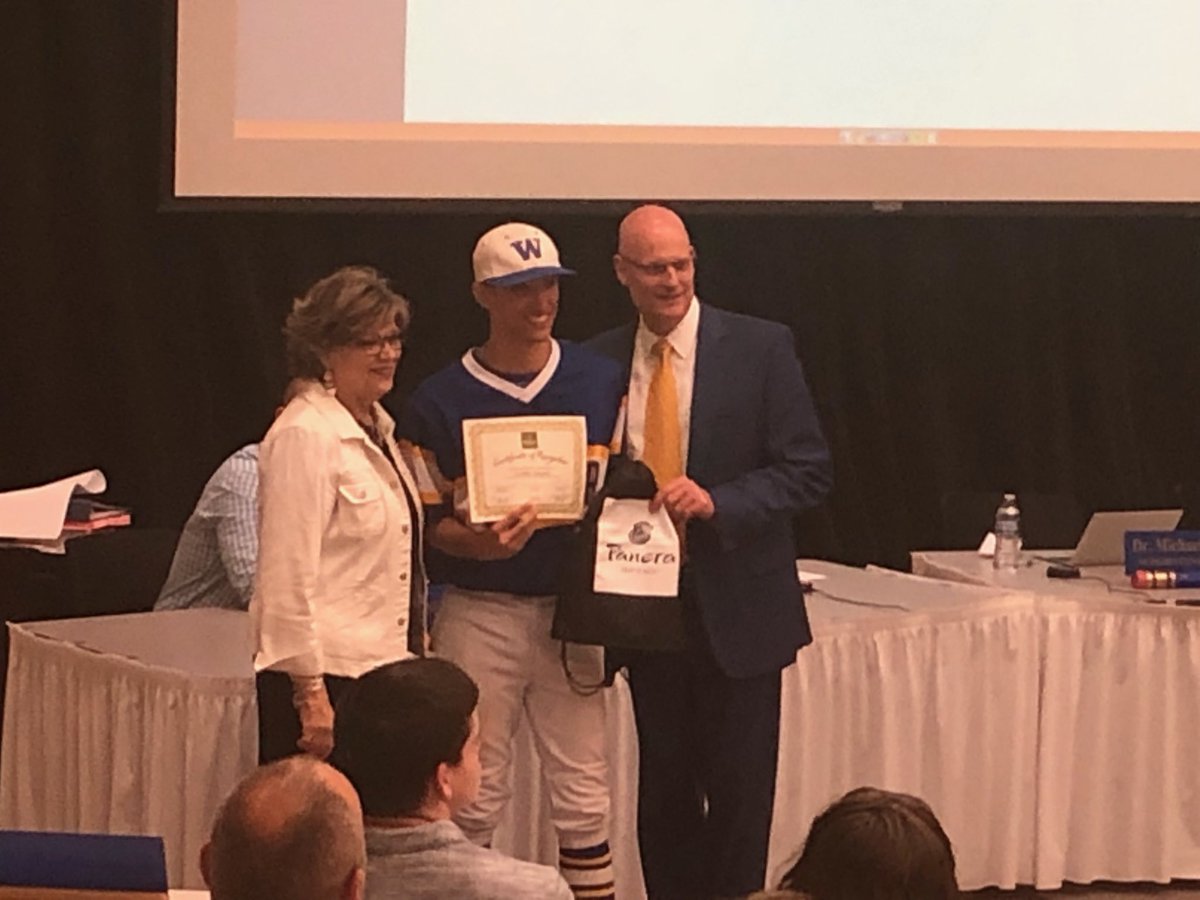 Woo_Baseball's tweet image. A HUGE congratulations and shoutout to Griffin Murphy on earning Student of the Month! We couldn’t be prouder of Griffin and the fine young man he is, both on and off the field!!! Way to go Murph!!!! #StudentOfTheMonth #StudentAthlete #BiggerThanBaseball