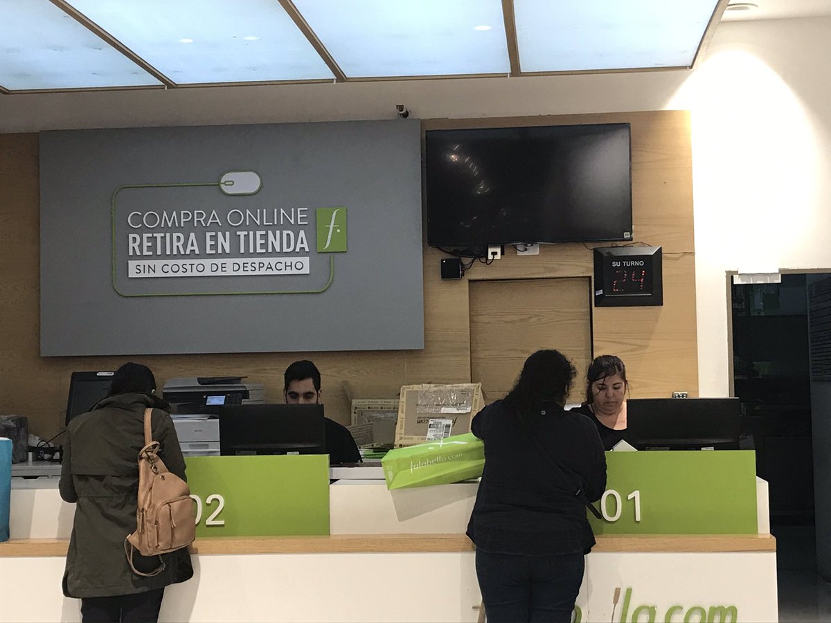 valesiit's tweet photo. Si tanto promueven el e-commerce, mínimo tener más vendedores.. llegue a las 8:00 e iban en el número 3, son las 8:54 y van en el 24 😒😒 un asco @FalabellaAyuda https://t.co/Y5Y9ISw184