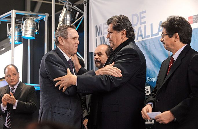 ConvocaPe's tweet image. Barata afirmó que la constructora Graña y Montero conocía de la entrega de sobornos por la Línea 1 del #MetrodeLima, obra adjudicada durante el segundo gobierno de Alan García al consorcio formado por GyM y #Odebrecht. Léelo aquí: buff.ly/2URcuPZ  #BarataSabe