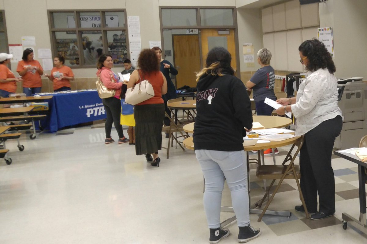 Eva Medina-Walker tweet media