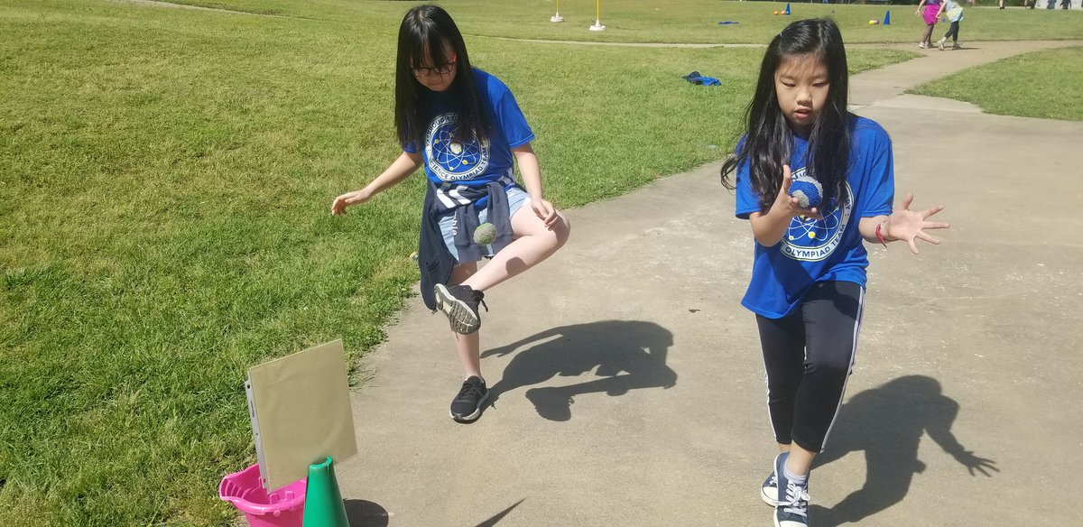 ReginaldLSmith's tweet photo. Multicultural Games in PE. Thailand's Sepak Takraw(net game), South Korea's Kongki Noli(jacks)and Australia's Rugby was fun and challenging. #yespe #celebrateauburn https://t.co/QymWzh7Qom