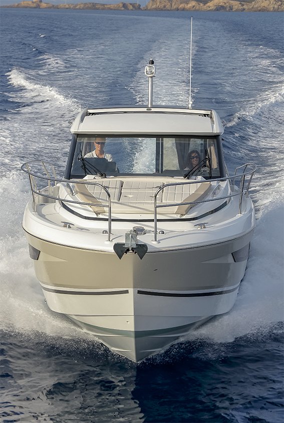 ClubMarineAU's tweet photo. Jenneau's new NC33 is an entertainer's delight. Read the Big Boat Review in the current issue of Club Marine Magazine. Subscribe via our website:

Australia https://t.co/3jkFh5cpQt  
New Zealand https://t.co/n9Mx1RhovP https://t.co/Yea1vgPahU