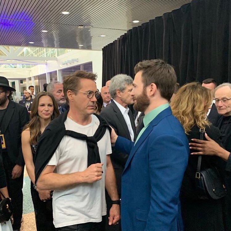 ElphieOz's tweet photo. A sólo un día y horas, les dejo más Stony para que sean felices antes de sufrir con el estreno de #AvengersEndGame 

#stony #chrobert #AvengersEndgame #premier #ironman #CapitanAmerica https://t.co/m0QjoxdkKY
