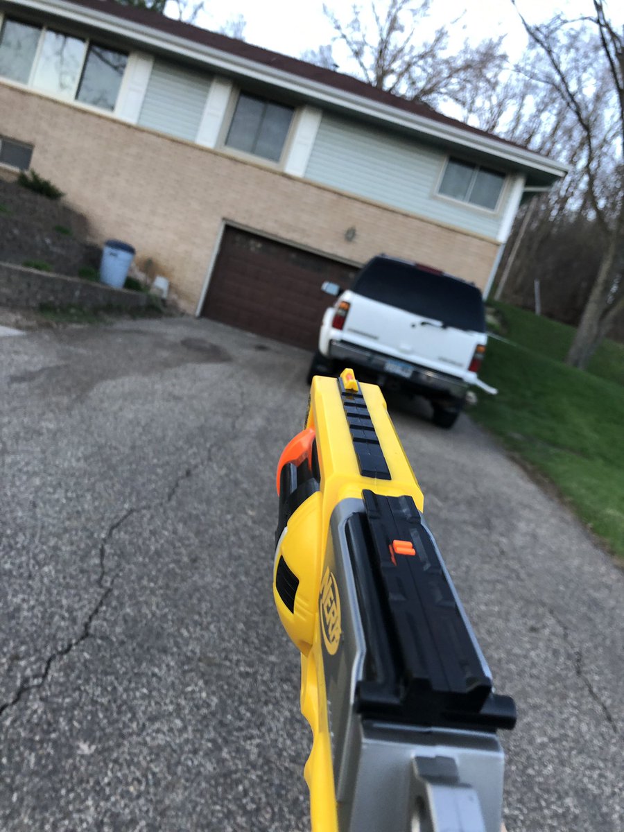 oh_dart's tweet photo. come out of the house genevieve’s bf @NerfG4ng -sincerely your neighbors https://t.co/itD1C7hJr2