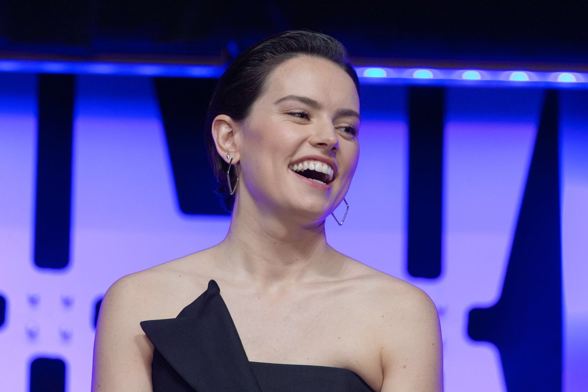 #DaisyRidley #StarWarsCelebration #Fansite.