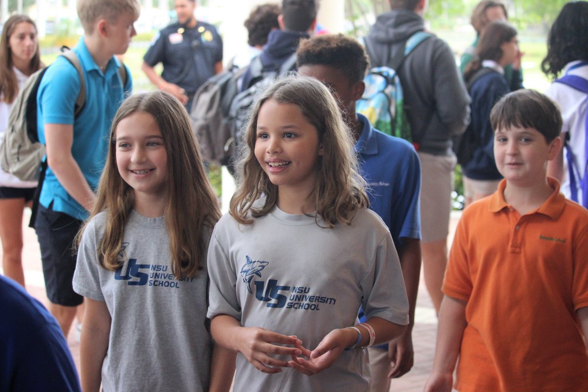 sharks_robotics's tweet photo. Goodbye tunnel for our teams going to Worlds! ✈️ We are super excited to take on @vexrobotics Worlds 2019!! Make sure to stop by our booth in Kentucky!! So thankful for our amazing coaches who led our @uschool_nsu Upper School and Lower School teams to Worlds!! https://t.co/l18QJPlLGO