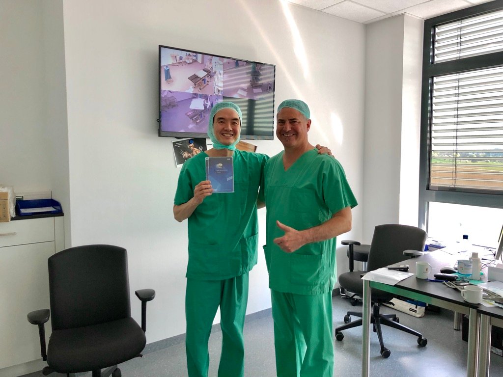 KneeExpertSG's tweet photo. Dr Kristian Kley  (Gelenkchirurgie Orthopadie, Hannover Germany)

Dr Jörg Richter (Orthopädische Klinik Markgröningen, Stuttgart Germany)

Dr Philipp Schuster (Orthopädische Klinik Markgröningen, Stuttgart Germany) https://t.co/fU2bhJydO5