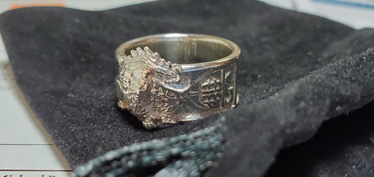 AlanaShizume's tweet photo. My solid silver #3Dprinted owlbear @Cornell class ring has arrived from @shapeways! I learned that simpler, exaggerated features actually give a cleaner look at such small scales. Still, I love it, even its derpy little face. Love to see if you can do better! #CornellEngComm https://t.co/yKDO0Xz8rt
