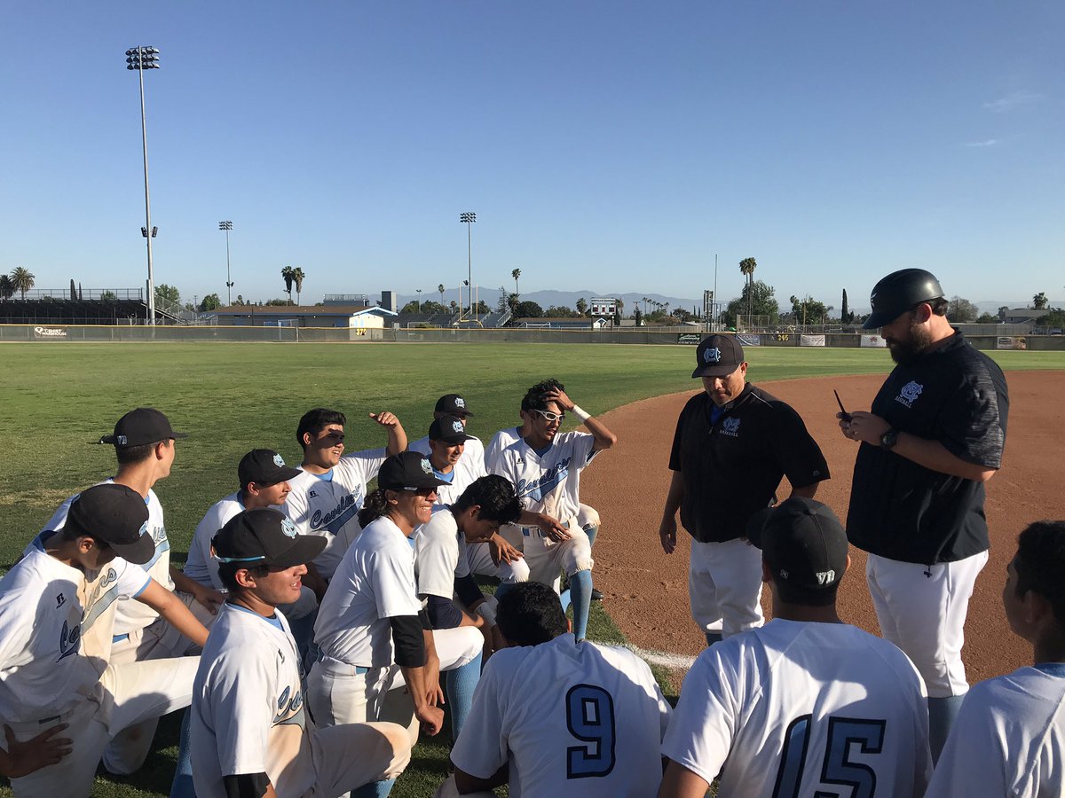 Mr_Garnica3's tweet photo. Congratulations to coach Castro on his 200th Win. So proud of you and your desire and heart for the absolute best!! Thank you coach for all you have given game!! I see your commitment, your sacrifice and your work ethic to provide our kids the best! Thank you! #200winclub Ⓜ️⚾️ https://t.co/a3rsG3z0Sk