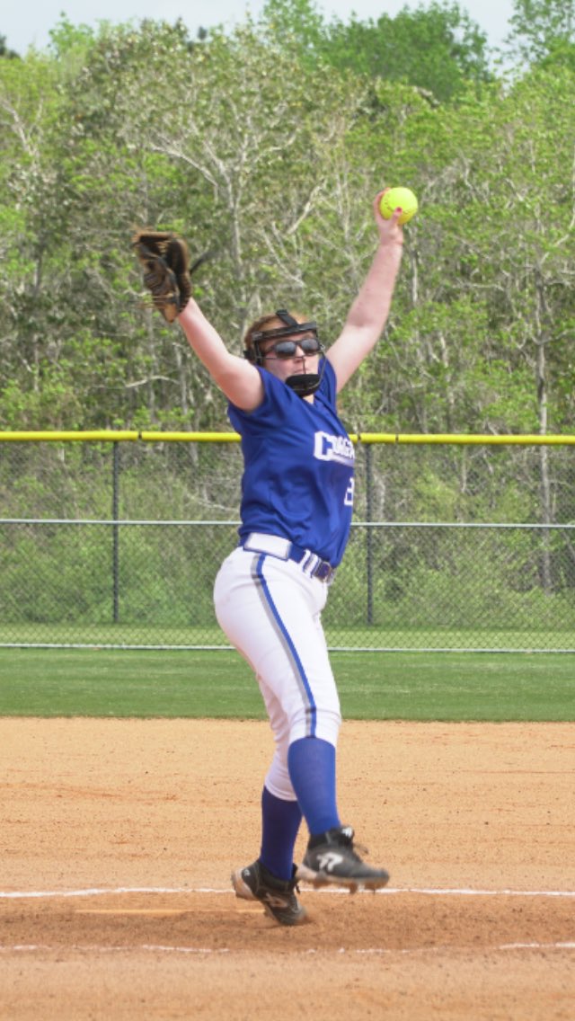 bpiep22's tweet image. Pretty cool when both your high school kids are winning pitchers on the same night. Varsity softball defeats Maine East and Freshmen baseball defeats Glenbrook North. #throwstrikes