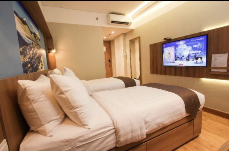 ibu_gajah's tweet photo. 11. Kuretakeso Kemang Hotel
Kisaran harga : 600-700
Kemang rasa jepang! Ada tatami japanese room, dapet fasilitas free onsen, kamar kecil tp nyaman bgt kaya kamar sendiri tiap kamar ada bath tub nya, bebas pilih film. Sarapan ena. Sukak😂 https://t.co/2naEPqFp24