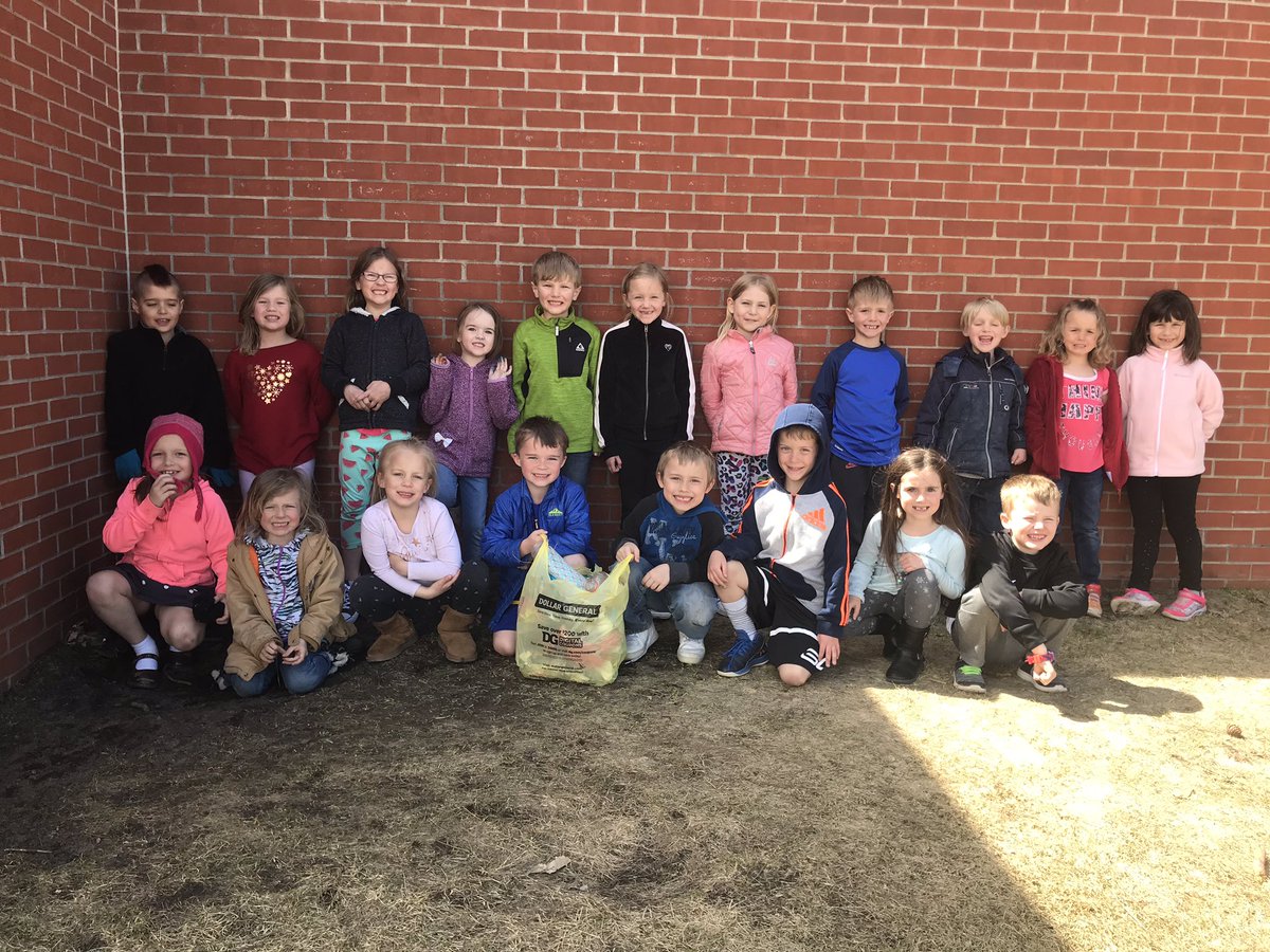 iverskalyn's tweet photo. This group of kiddos worked so hard at cleaning up garbage off our playground yesterday for Earth Day! https://t.co/L2T161rDeH