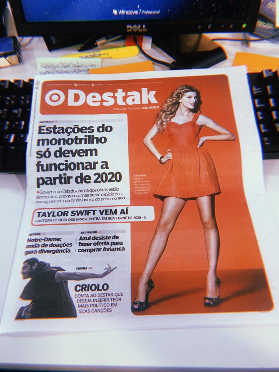 oficialPFBR's tweet photo. ESSE MOMENTO É DE TODOS OS #SWIFTIES!!! 🇧🇷😱
Segundo a edição de hoje (23) do jornal #Destak, #TaylorSwift está FINALMENTE de malas prontas para o #Brasil. Os shows ocorreriam em 2020 já fazendo parte da nova turnê da cantora.
Em qual cidade você quer ver a estrela passando? https://t.co/tDKJ70jlTE