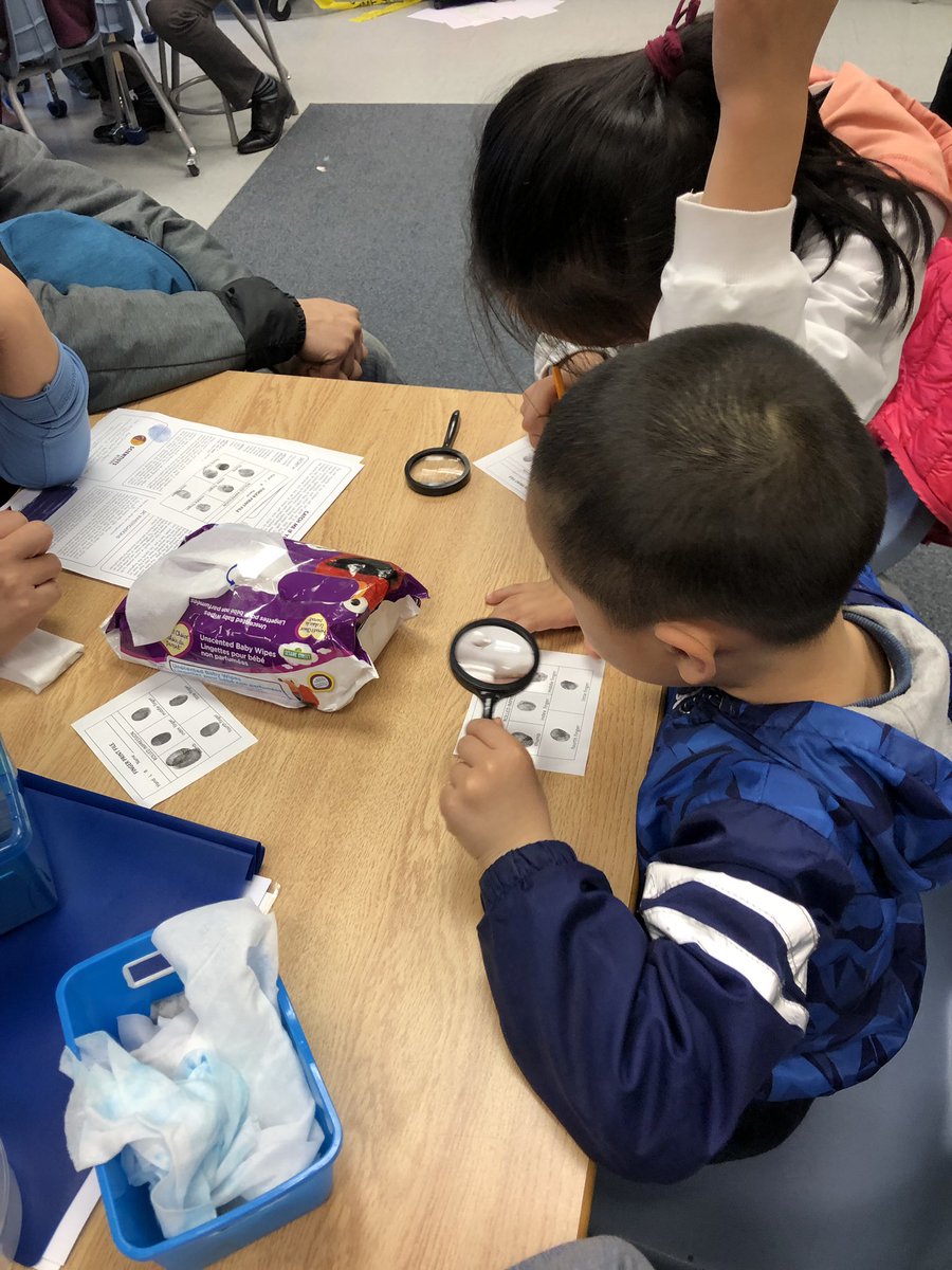 MsCook_InClass's tweet photo. Families @faircloughps had fun learning with @Sci_in_School at our Family STEAM Night #STEAM https://t.co/G2YXZUICVW