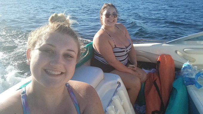 Living for these boat days 😀 https://t.co/mfRT4x82aw<a href="/tag/newprofilepic"class="tags"><span>#newprofilepic</span></a>
