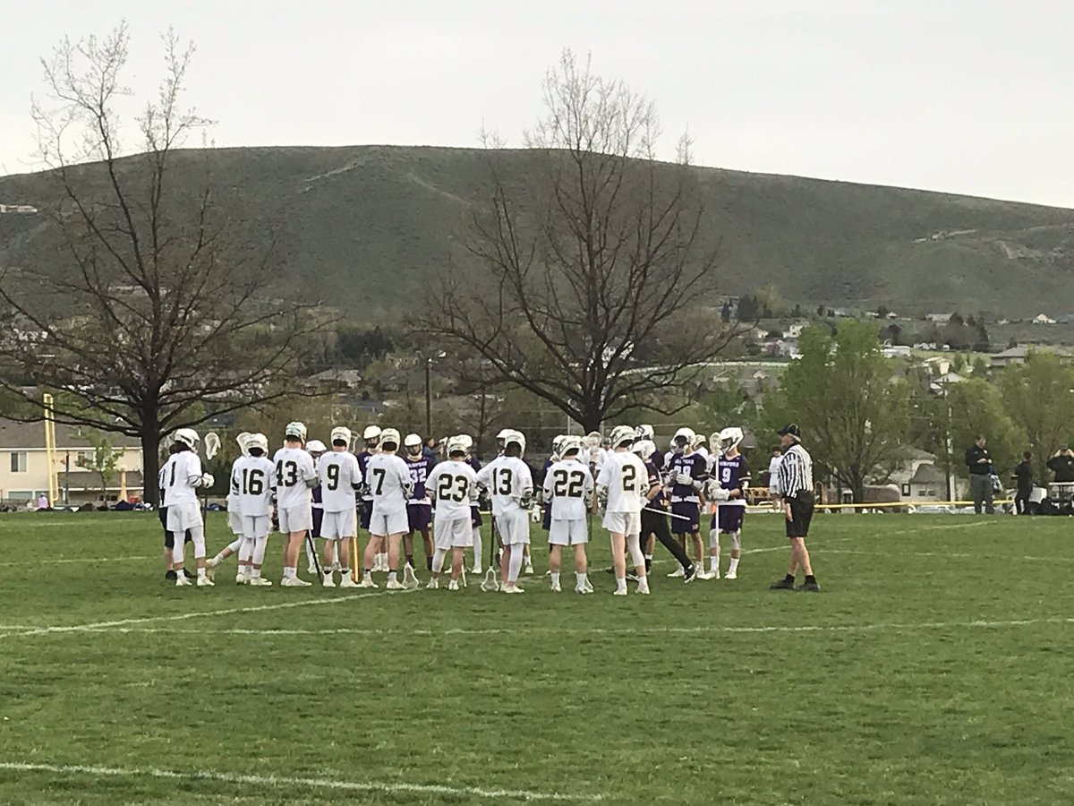 Beautiful night. <a href="/bomberathletics/">Bomber Athletics</a> and <a href="/HanfordFalcons/">Hanford Falcons</a> Lacrosse face off now!
