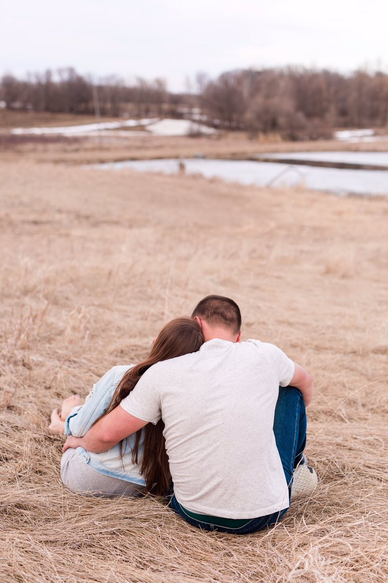 AmberLangerud's tweet photo. Dreamy spring evenings.  #spring #engagementsession #minnesota https://t.co/BynXCN5CQ7