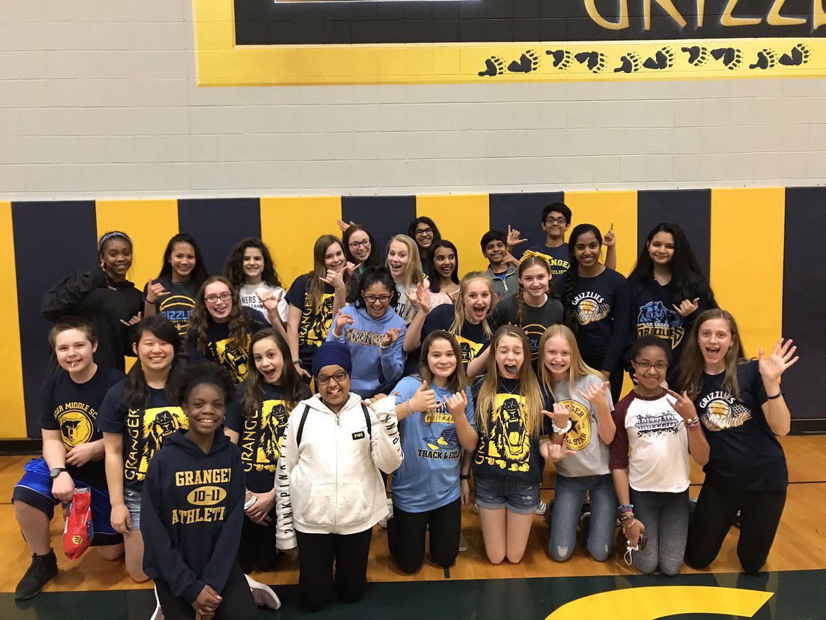 Yadgir203's tweet photo. Ladies and gentlemen, I present to you for the first time, the 2019-2020 GrizLeaders. SO proud of their work at Staying Connected tonight. Great work by @BrucherGMS and @kuehn_stephanie for working so hard with them this year. They are LEADERS! ✌🏻🐻 https://t.co/10MTr2gKAU