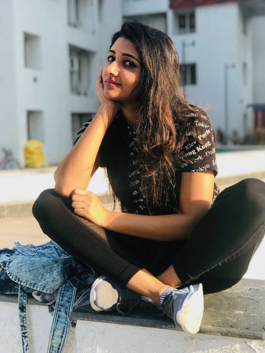 ActorPiranav's tweet photo. @adhitiofficial அழகு 🔥🔥 https://t.co/FlPCHNxD09