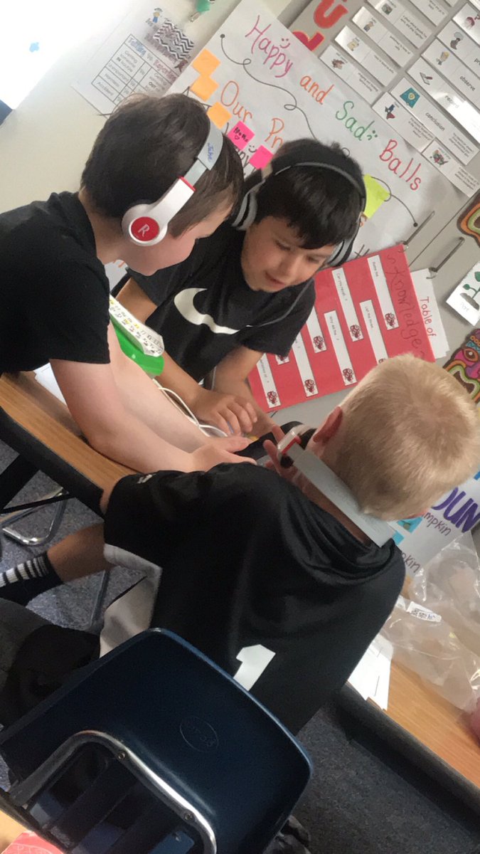 katie_counselor's tweet photo. When research is life! 🧠📝 #walelm #mymisd #classifyinganimals https://t.co/CK3rHkqjbG