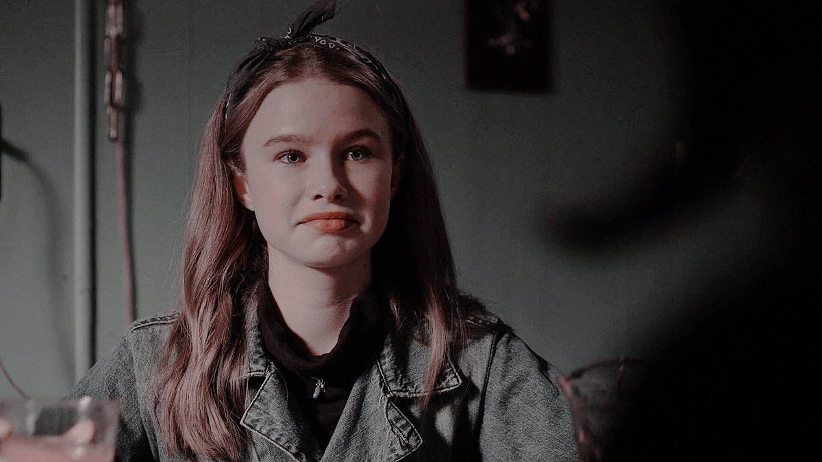 ⠀    ————      ❝ 𝐓𝐇𝐄 𝐓𝐑𝐔𝐓𝐇 𝐇𝐔𝐑𝐓𝐒 . . ❞

    𝐽𝐸𝐿𝐿𝑌𝐵𝐸𝐴𝑁 𝐽𝑂𝑁𝐸𝑆 ; mama’s little con artist, toledo serpent ╱slingshot extraordinaire, lover of all things pink floyd. 
                 ╳
⠀             ⠀           𝖧𝗂𝗇𝗍 𝗈𝖿 #𝑃𝑒𝑟𝑖𝑙.