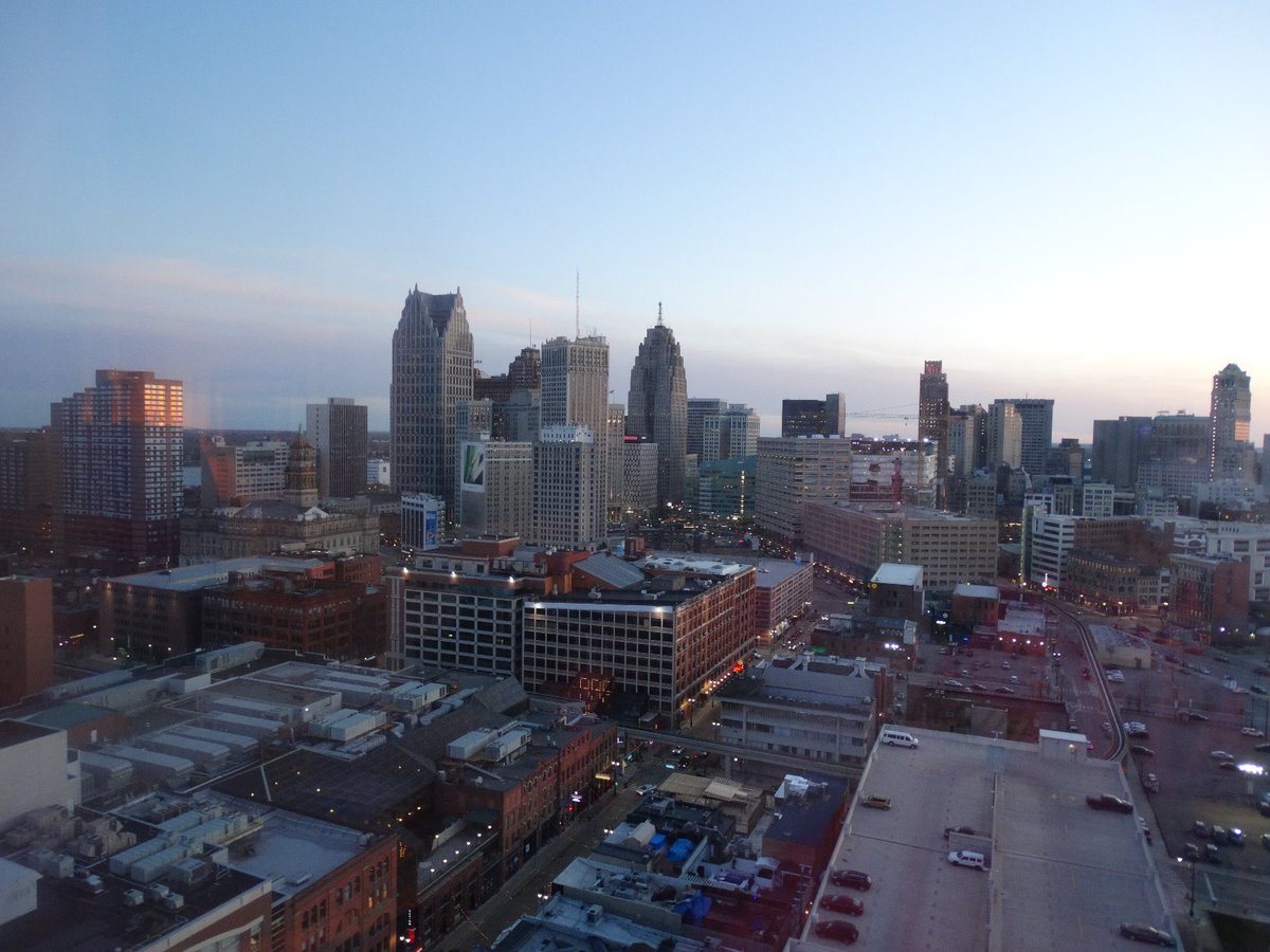 PinktotheFuture 3954 tweet media