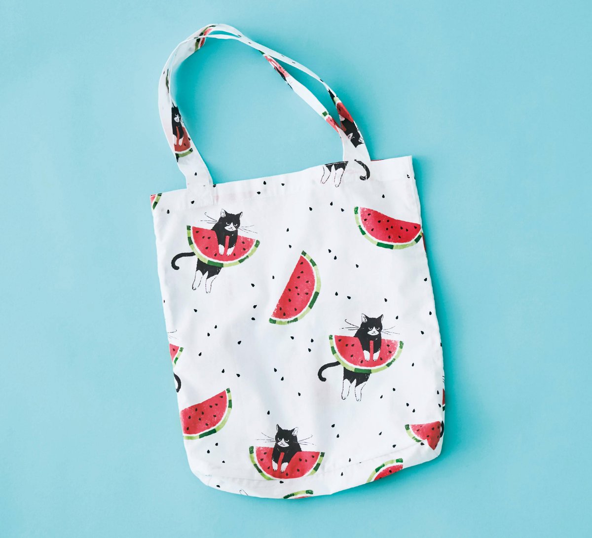 フェリシモ猫部 夏といえば スイカ と猫 でしょ ハチワレ猫さんがバカンス気分を演出するワンピース とバッグが完成しました 夏のお出かけも猫と一緒にゃ 詳細 T Co Jxubdyytve