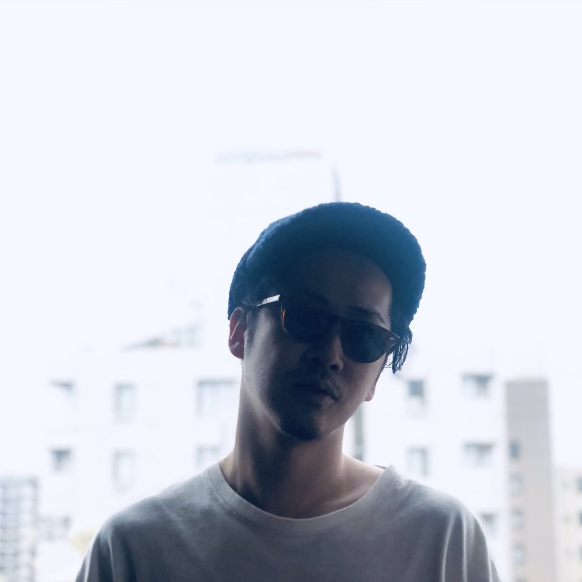 ssm_official__'s tweet photo. 【New Release info】

福岡のフューチャーソウルユニット YOHLUからZMI 衝撃のソロワーク「SHE LOVES THAT」登場！

すべてをセルフプロデュースで制作した1曲で、ネオソウル、AORを昇華し、フレッシュだがどこか懐かしいサウンド。

#shelovesthat #YOHLU

▼check
https://t.co/qZU7C7SNrw https://t.co/o89uWjzCiF