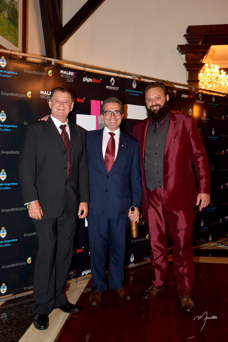 Curitiba também fez parte das comemorações do Dia do #MalbecArgentino! Agradecemos a las 26 bodegas que participaron, a los más de 600 invitados y a los auspiciantes: Grupo Boticario, Gigabox, Renault Brasil, Alhambra y Jaír Galvan Steakman 🙌🍷🇦🇷 

facebook.com/winesofargenti…