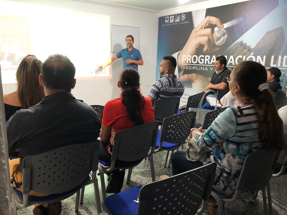 signalcorpma's tweet photo. Formación de Líderes en Principios, ética y valores aqui un poco de lo que sucedió en este espectacular taller 👏🏼👏🏼👏🏼
#YoDecido☝🏼 #MisiónAmigo❤ #UnMillónDeFamiliasSostenibles👪 #70Lideres #SignalCorpMA #SignalCoin🔝#principios #Etica #Valores https://t.co/Zlm3pqo5Dr