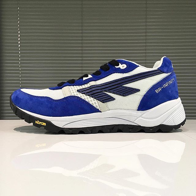 ELIMINATOR_JP's tweet photo. 19SS HI-TEC HTS74 New model has arrived at ELIMINATOR. ▪︎BAD WATER INFINITY
Color : BLUE×WHITE
Price : ¥23,000 ( without tax )
#hitec #hts74 #uk #silvershadow #badwater #function #functionaltraining #vibram #vibramsole #kicks #instakicks #nicekicks #sneakers #ss19 #ss19col… https://t.co/f61tTV8I0R